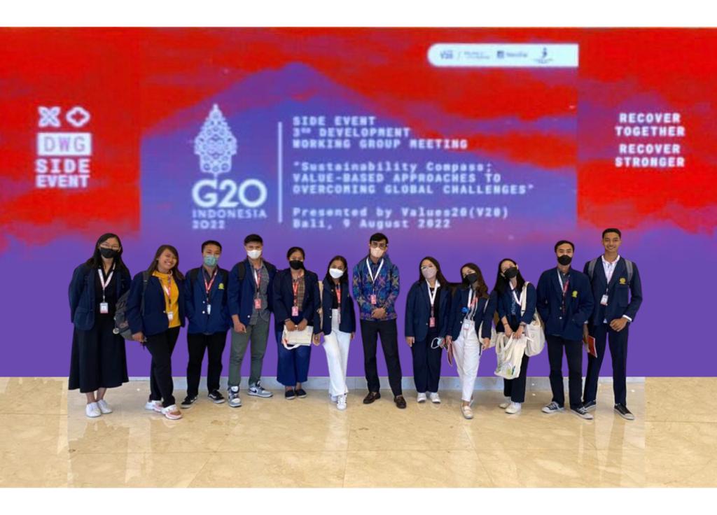 20 Unud FTP Representatives consisting of Students and Lecturers Participate in the G20 B-Side Event