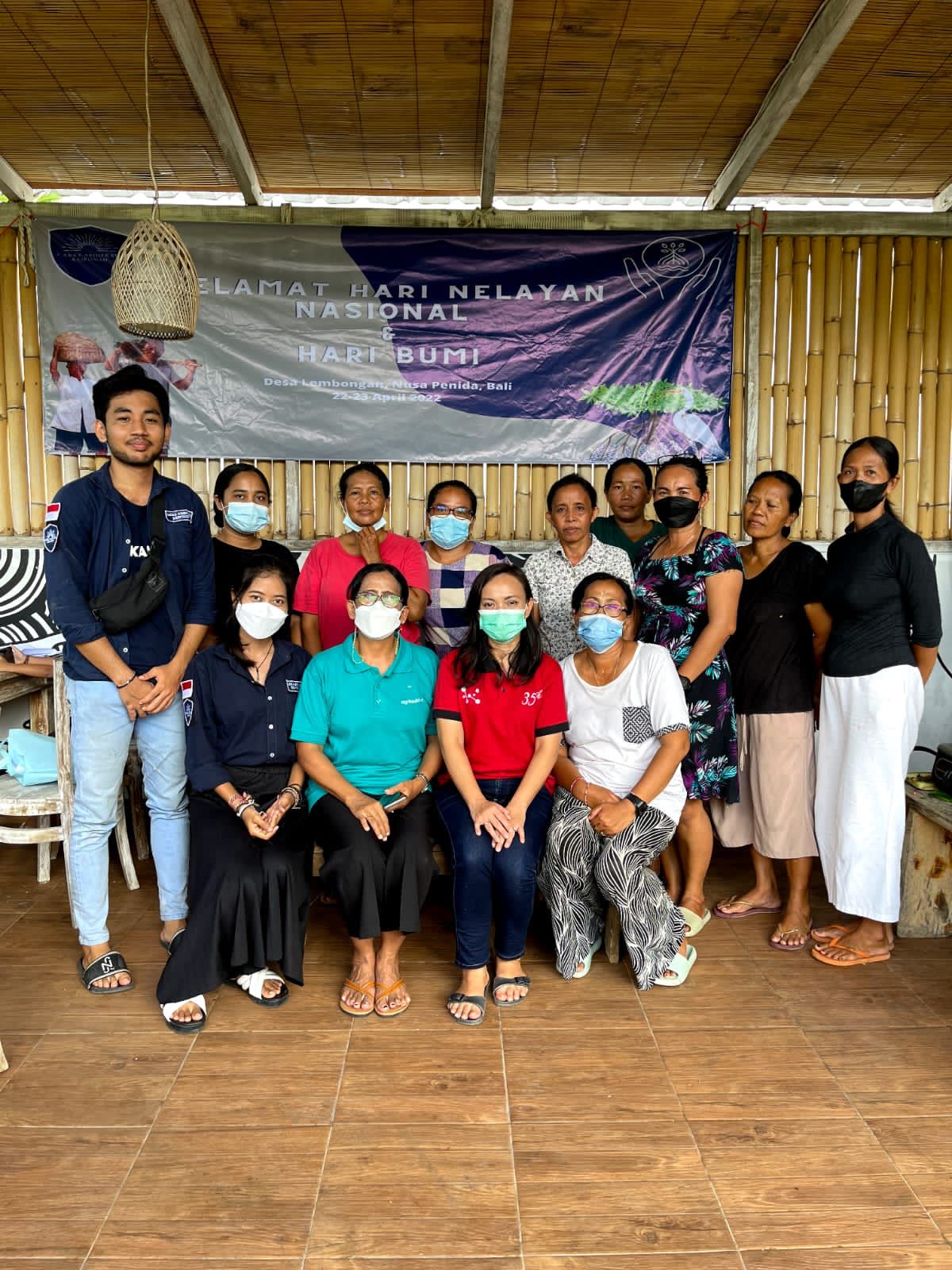 Commemorating Fisherman's Day and Earth Day, Lecturer of Food Technology Study Program, FTP Unud Collaborates to Empower Seaweed Farmers in Lembongan Village