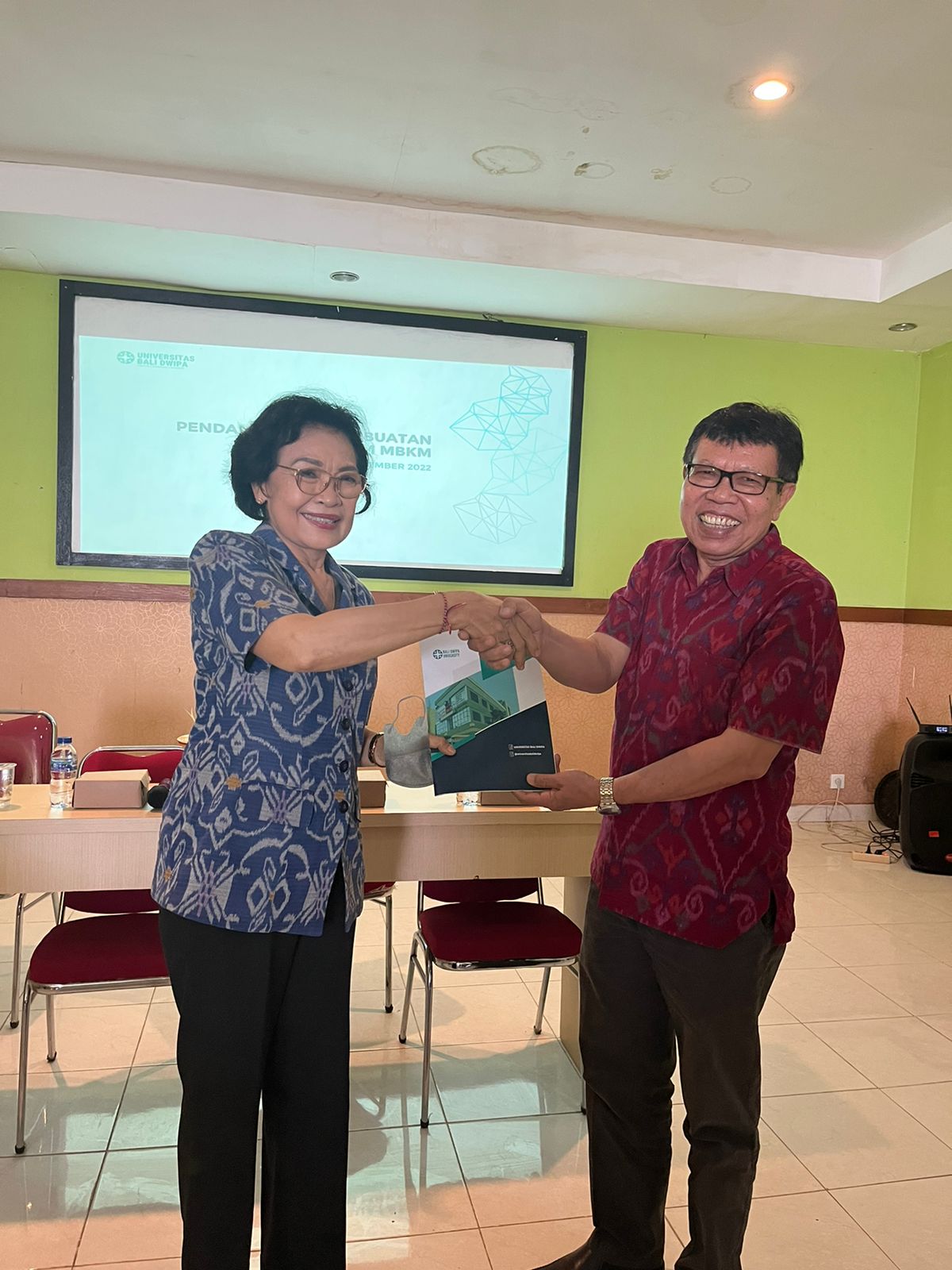 Professor of FTP Unud Trusted as Resource Person for Assistance in Making the MBKM Curriculum at the University of Bali Dwipa
