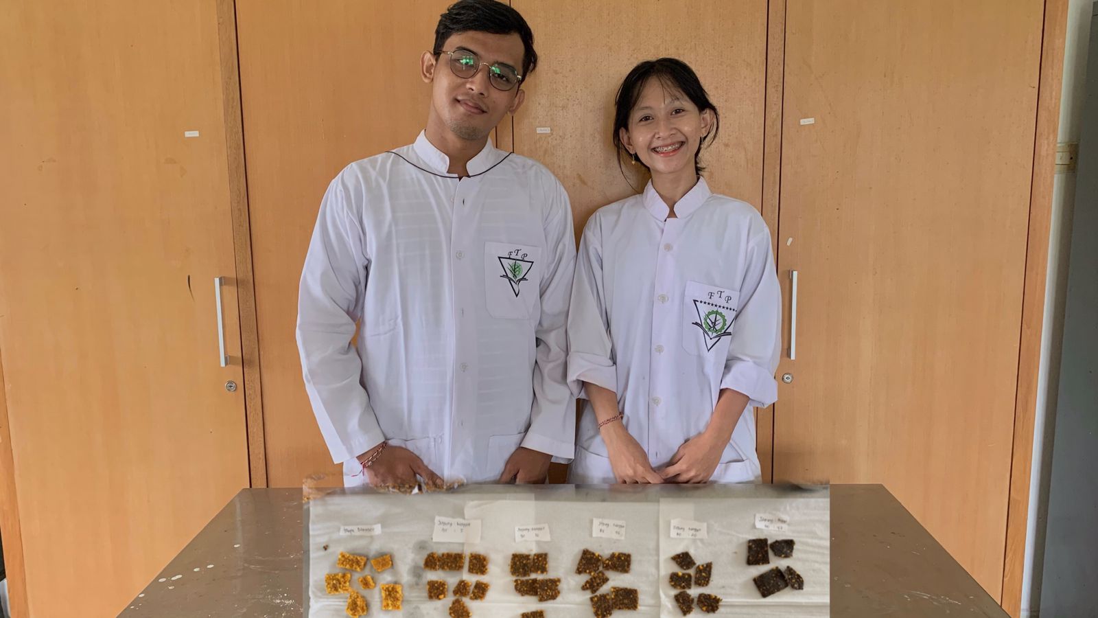 Kolaborasi Mahasiswa Magister Teknologi Pangan FTP Unud dengan PT. Bala Biotech Indonesia, Sulap Maggot  Menjadi Chips